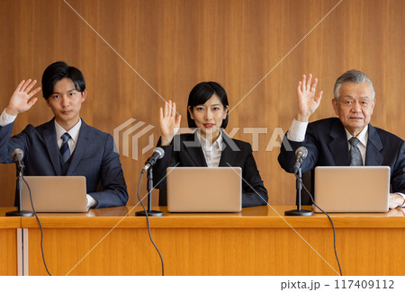 経営会議　挙手 117409112