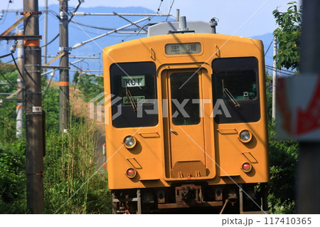 呉線を走る忠海駅行き列車 (2016年) 117410365