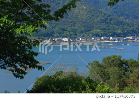 ローカル線が走る瀬戸内風景 ローカル線が走る瀬戸内風景 117410375