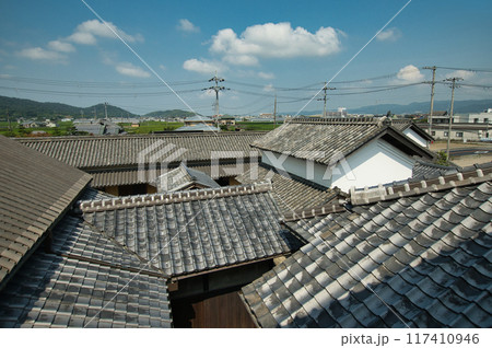 旧中筋家住宅(西に和佐平野と岩橋山塊を望む)　【和歌山県和歌山市】 117410946