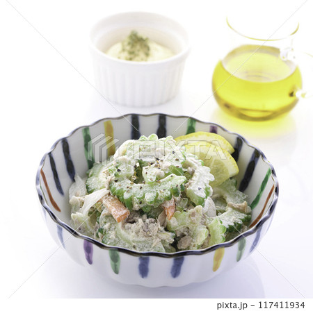ゴーヤとツナのサラダ 117411934