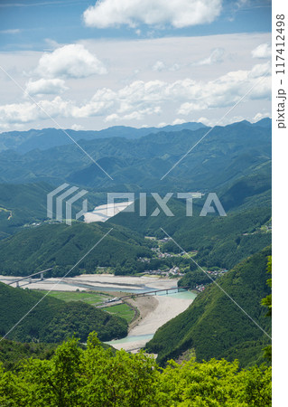果無越えの道から熊野川を望む(熊野古道・小辺路)　【奈良県十津川村】 117412498