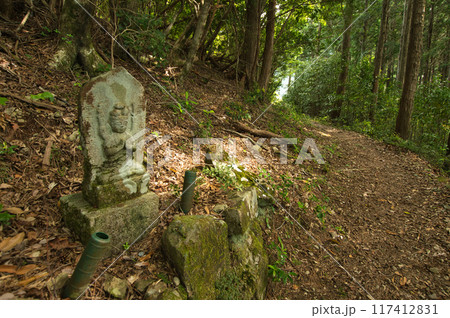 果無越えの三十三石像(第25番観音) 【奈良県十津川村】 果無越えの三十三石像(第25番観音) 【奈良県十津川村】 117412831