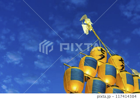 東北の夏祭り 秋田竿燈まつりの竿燈 秋田県秋田市 東北の夏祭り 秋田竿燈まつりの竿燈 秋田県秋田市 117414384