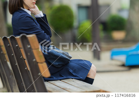 公園の女子高生 公園の女子高生 117416816