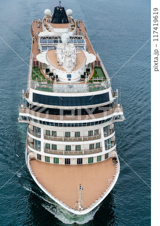 女神大橋から客船の出港(ZHAO SHANG YI DUN)【長崎市】 女神大橋から客船の出港(ZHAO SHANG YI DUN)【長崎市】 117419619