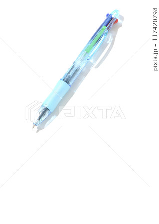 ボールペンを白背景で撮影 117420798
