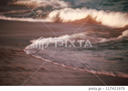 海岸に打ち寄せる波 海岸に打ち寄せる波 117421970