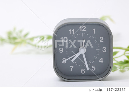 時計、置時計、クロック、時間、タイム、日用品、生活用品、時、ライフスタイル、数字、目覚まし、目覚時計 117422385