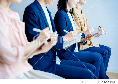 セミナー風景　ビジネス 117422448