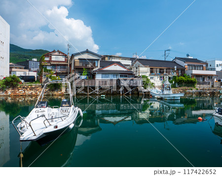 夏の長崎県対馬市厳原の風景 117422652