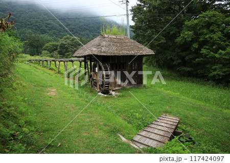 福島県・前沢曲家集落の水車小屋 福島県・前沢曲家集落の水車小屋 117424097