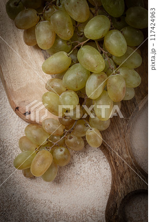 a branch of white grapes, wine grapes, Georgian grape variety Rkatsiteli, top view, 117424963