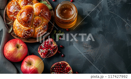 Top view of traditional Rosh Hashanah still life 117427992