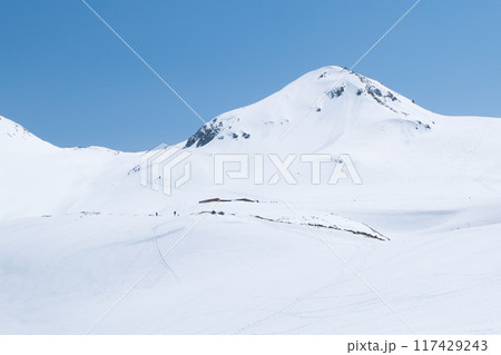 雪の浄土山4月雪の多い立山黒部アルペンルート 117429243