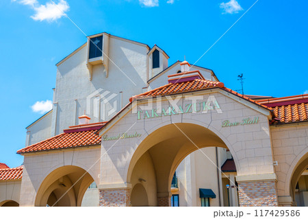 宝塚歌劇の町並み 117429586