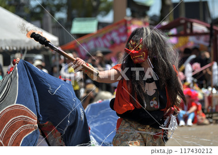 富山の獅子舞　舞踊る芸能獅子舞　 117430212