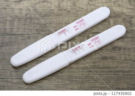 妊娠検査薬 陰性 陽性 妊娠検査薬 陰性 陽性 117430802