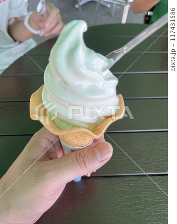 美味しいと有名なソフトクリーム 117431586