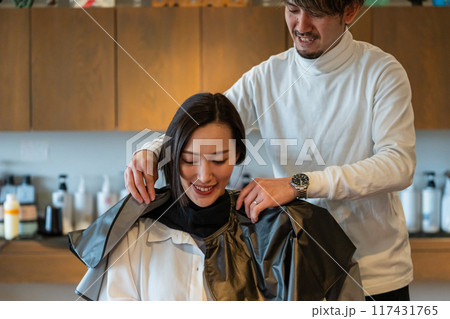 beauty parlor 117431765