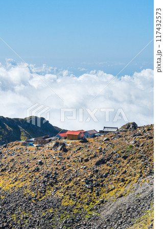 秋の鳥海山登山:御室小屋(鳥海山頂参籠所) 秋の鳥海山登山:御室小屋(鳥海山頂参籠所) 117432573