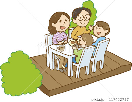 デッキで食事する家族 117432737