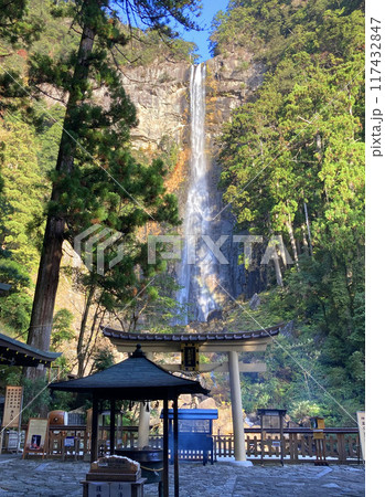 那智の滝（和歌山県・那智勝浦町） 117432847
