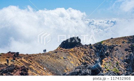 秋の鳥海山登山：外輪山コース 117432908