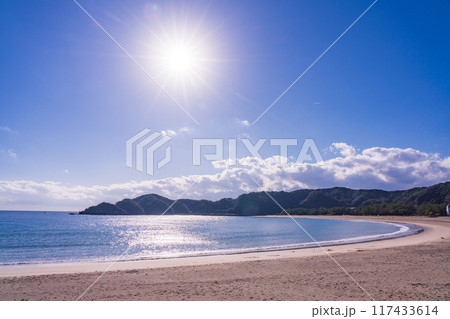 【静岡県】南伊豆　オフシーズンの弓ヶ浜海水浴場 117433614