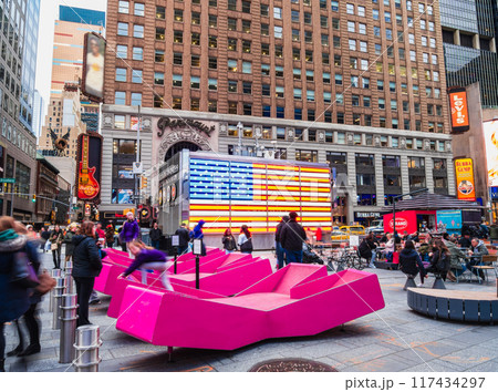 ニューヨーク　タイムズスクエア　※一部ソフトフォーカス 117434297