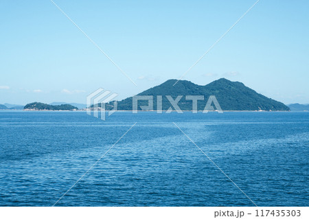 夏の瀬戸内フェリークルーズ(高松~小豆島・土庄) 夏の瀬戸内フェリークルーズ(高松~小豆島・土庄) 117435303
