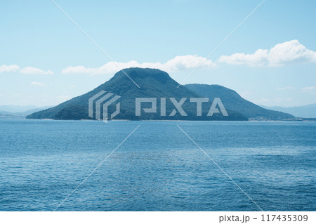 夏の瀬戸内フェリークルーズ（高松～小豆島・土庄） 117435309