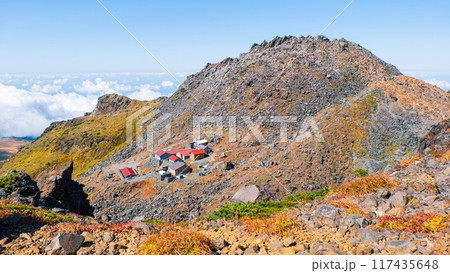 秋の鳥海山登山：新山と御室小屋 117435648