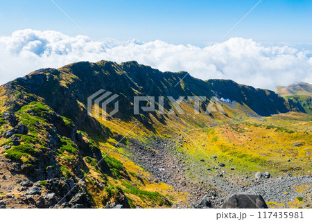 秋の鳥海山登山:外輪山と千蛇谷 秋の鳥海山登山:外輪山と千蛇谷 117435981