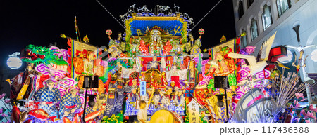 「青森県」山車の夜間展示運行　八戸三社大祭・夏 117436388