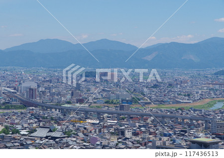 八幡山展望台からの福井市中心市街地の眺め 八幡山展望台からの福井市中心市街地の眺め 117436513