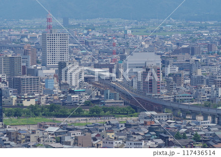八幡山展望台からの福井市中心市街地の眺め 八幡山展望台からの福井市中心市街地の眺め 117436514