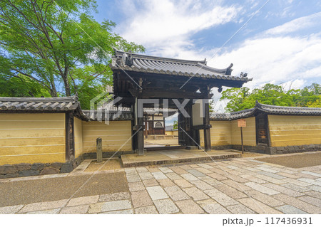 東大寺　戒壇院　山門 117436931