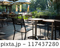 夏のカフェ 117437280