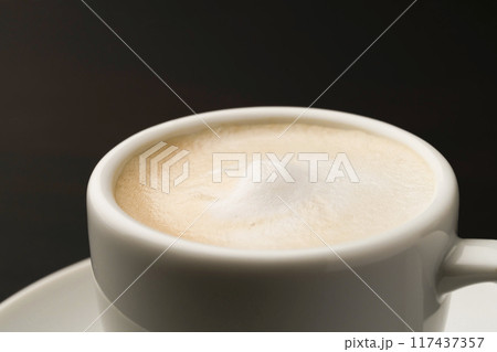 カフェラテ スチームミルク 117437357