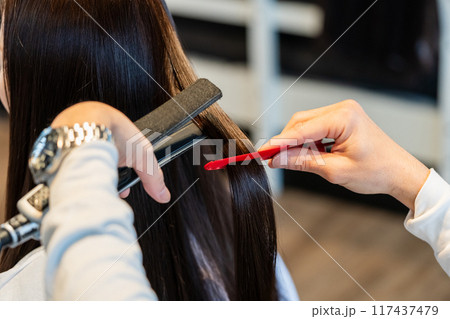 beauty parlor 117437479