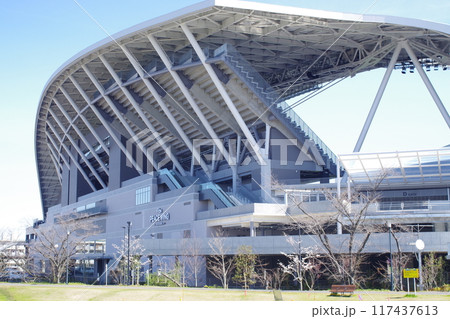 広島サッカースタジアム建物の景色 広島サッカースタジアム建物の景色 117437613