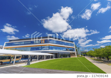 箕面萱野駅前 箕面市立かやの広場 箕面萱野駅前 箕面市立かやの広場 117439148