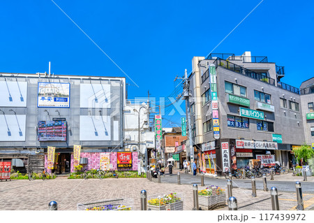 東京都世田谷区の都市風景　千歳船橋駅 117439972