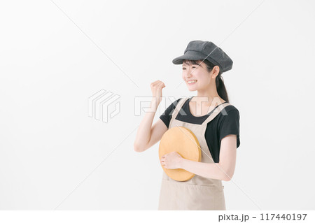 笑顔のカフェスタッフ 笑顔のカフェスタッフ 117440197