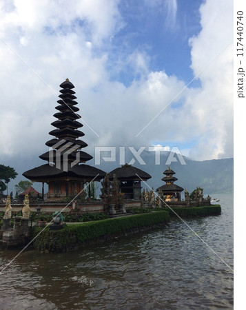 バリ島の寺院 117440740