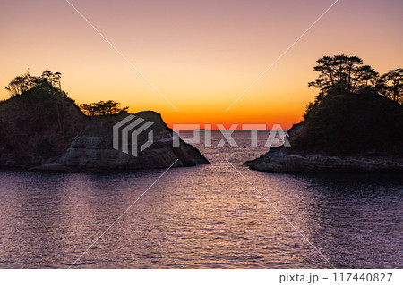 【静岡県】西伊豆・堂ヶ島の夕景 117440827