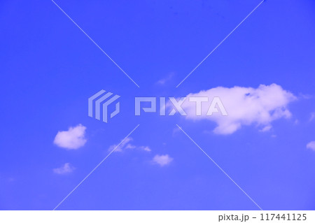 爽やかな青空(背景素材) 爽やかな青空(背景素材) 117441125