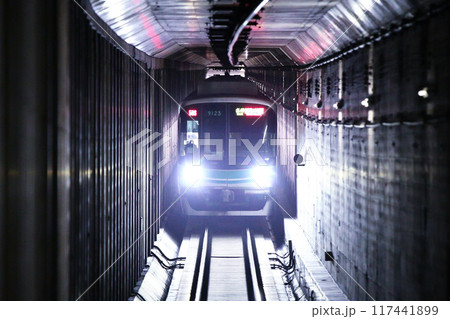 通勤電車 東京メトロ南北線9000系 117441899