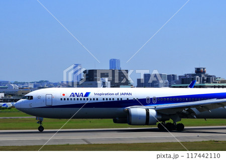 大阪国際空港 ANA 飛行機 着陸 スカイパーク 大阪国際空港 ANA 飛行機 着陸 スカイパーク 117442110